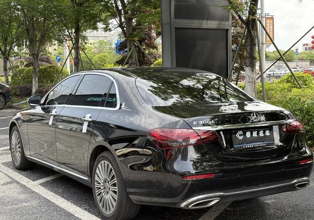 二手奔驰E级仅37万，豪华车况如新，能入手吗？
