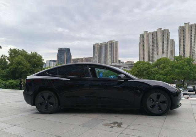 11万入手21年Model 3，车况如新，值不值？