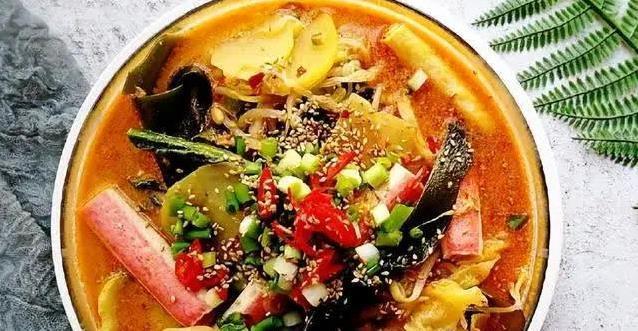 麻辣烫从街头小吃到全球爆红，秘密配方藏着啥？