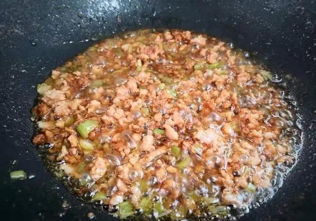 豌豆炒肉末香翻天，5分钟学会，家人都抢着吃