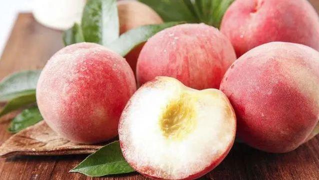 夏天桃子热卖，吃1个稳血糖，2个不怕胖，全家都爱吃？