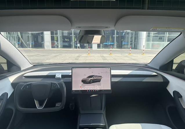17.98万入手准新Model 3，1.9万公里省5万，真香还是有坑？