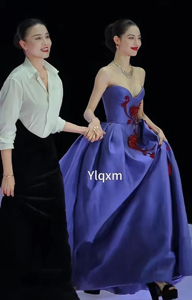 红毯夜惊艳翻场，金晨柔美逆袭，蒋勤勤复古风抢镜谁最佳？