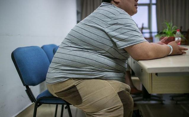 尿酸飙到8.5急坏人！三样家常食材救场，痛风风险大降
