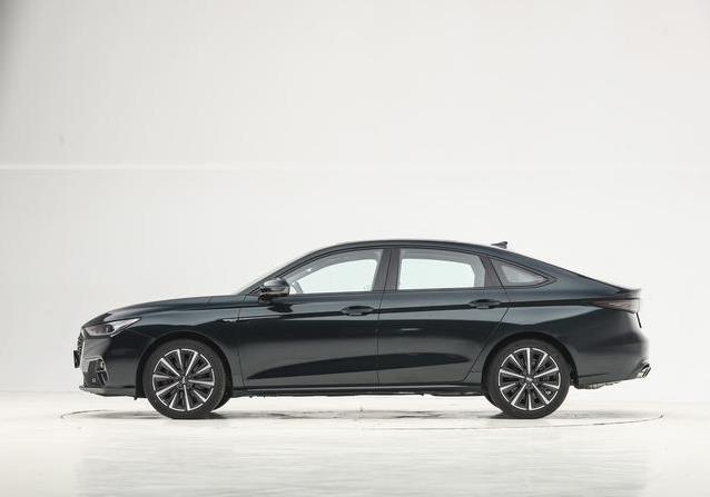 奇瑞放大招！艾瑞泽8 PRO 2.0T动力炸场，外观大变样够帅？