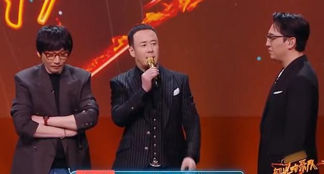 杨坤落魄时初恋相助却遗憾分手，52岁新恋情曝光，女友年轻20岁？