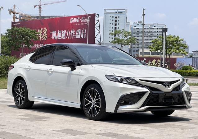 15万买凯美瑞锋尚版，2.7万公里一手车，值不值？
