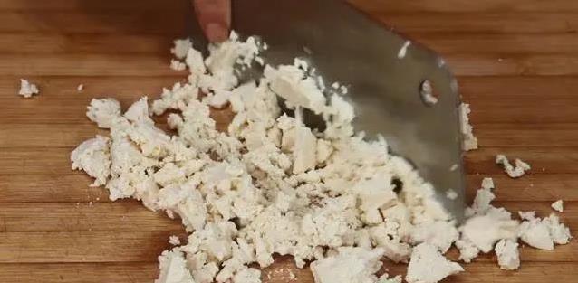 青椒塞满肉馅，简单一蒸秒变下饭神器，你家也能做大厨菜
