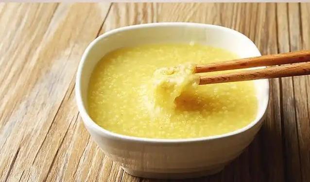 喝小米粥养胃半年，4大变化让你惊讶，身体悄悄变好？