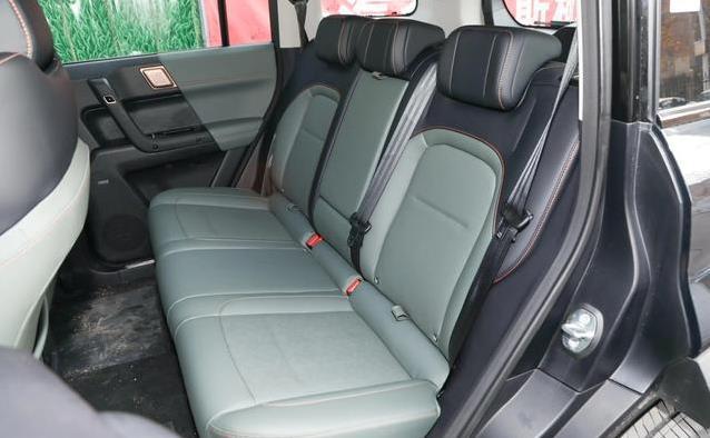 9.98万纯电SUV，奇瑞iCAR 03硬派四驱，年轻人开它有多香？