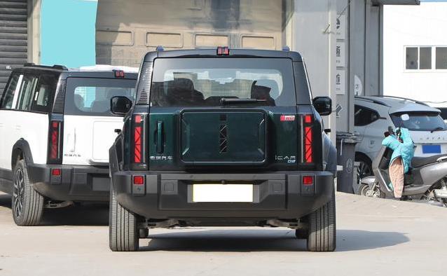 9.98万纯电SUV，奇瑞iCAR 03硬派四驱，年轻人开它有多香？