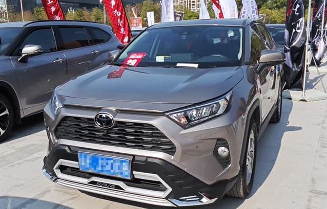 RAV4音响改装花3万，低音震到心跳，开车不想下车了
