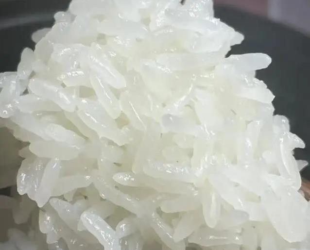 米饭只加水煮？多加两步，香软粒粒分明！