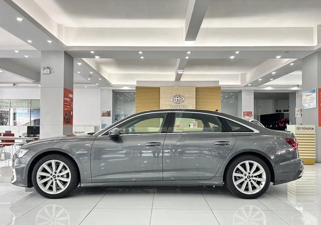 31.98万入手准新奥迪A6L，豪华座驾省十几万值吗？