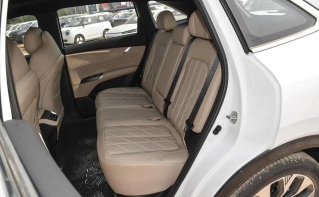10万买大空间SUV，192马力超省油，CS75 PLUS凭啥这么火？