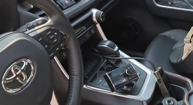RAV4音响改装花3万，低音震到心跳，开车不想下车了
