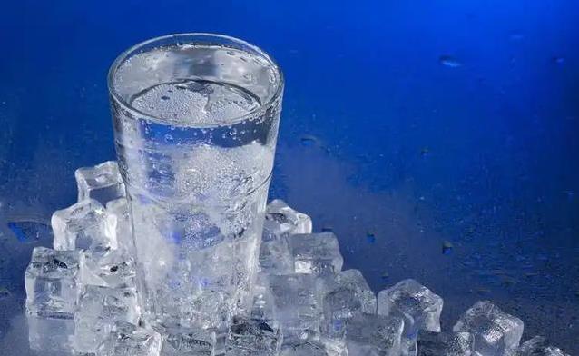 夏天运动出汗后冲冷水澡？心脏扛不住，医生揭秘4个致命误区