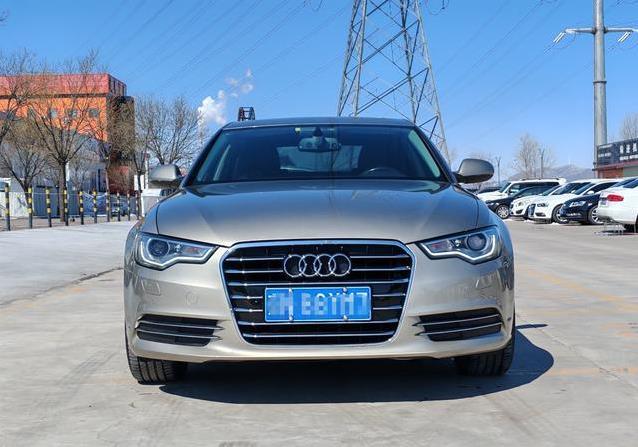 10万买奥迪A6L，14万公里值不值，家用商务两不误？