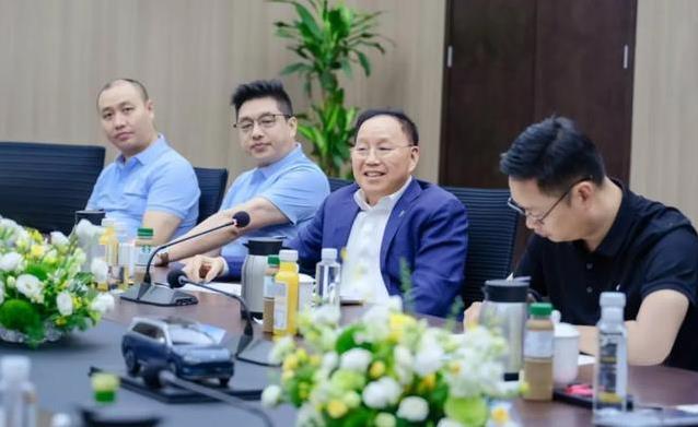 20万车主选问界M9，达沃斯用它接贵宾，真有这么牛？