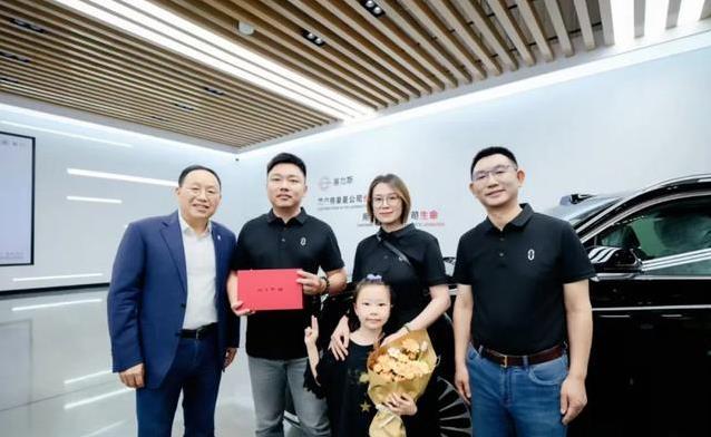 20万车主选问界M9，达沃斯用它接贵宾，真有这么牛？