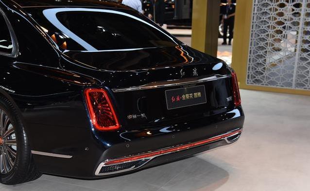 红旗国雅震撼亮相，V8动力碾压豪车，凭啥这么自信？