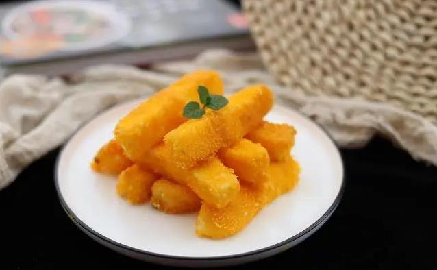 牛奶还能炸着吃？简单3步做脆皮鲜奶，朋友圈都馋哭了