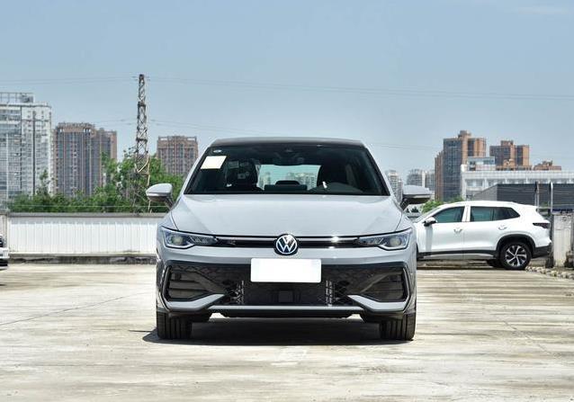 2025高尔夫12.99万开卖，全新1.5T动力炸街，外观却更拉风？