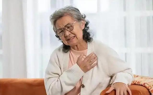 每天吃葡萄身体变好？医生揭秘：3大变化让你惊讶