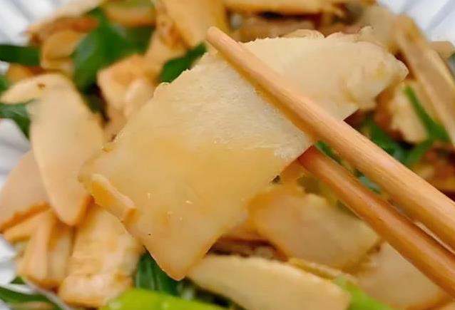 海鲜蔬菜简单炒，鲜味翻倍，你敢试吗？