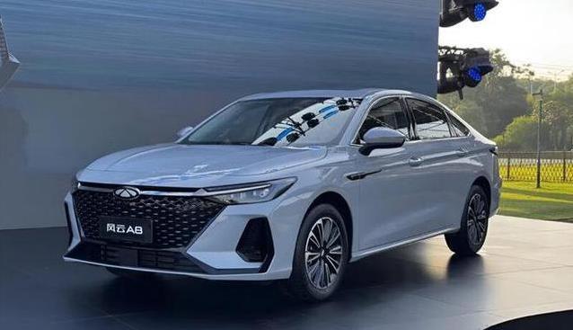 7.99万混动轿车风云A8，70km纯电续航，性价比真无敌？