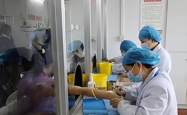 早餐不吃包子油条，胆固醇降20多？医生揭秘真相