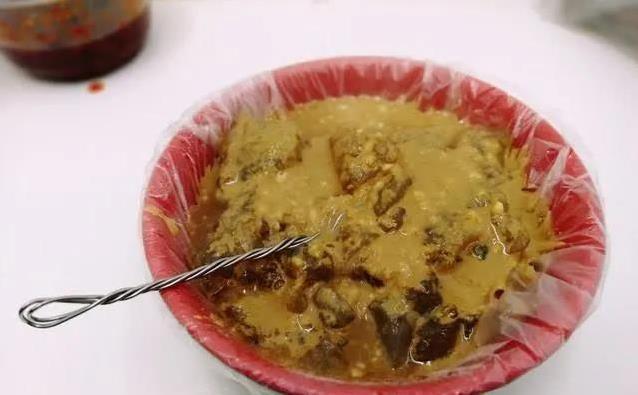大连街头一碗焖子，香到流口水，你吃过几种？