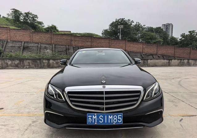 5年奔驰E级仅26万，豪华不减，值不值？