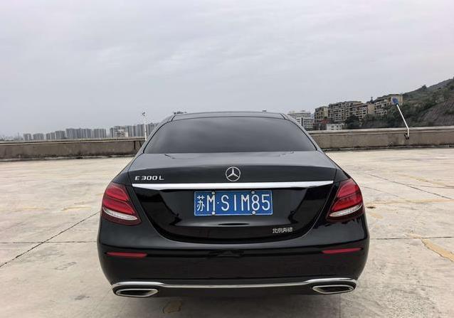5年奔驰E级仅26万，豪华不减，值不值？