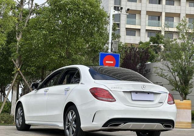 13.8万买奔驰C级，8万公里零过户，真值？