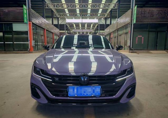 21年大众CC紫色版仅13万，跑6万公里，颜值动力都不输新车？