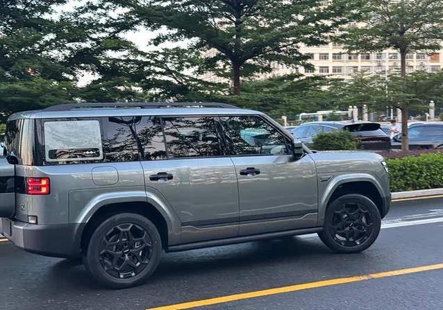 空间完胜理想L6，配无人机能拍大片，方程豹钛7会火吗？