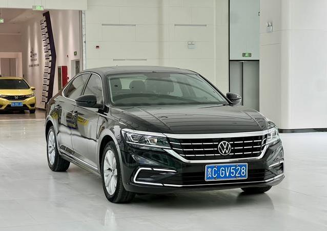21年帕萨特4万公里仅10.58万，家用省油神车，值不值？