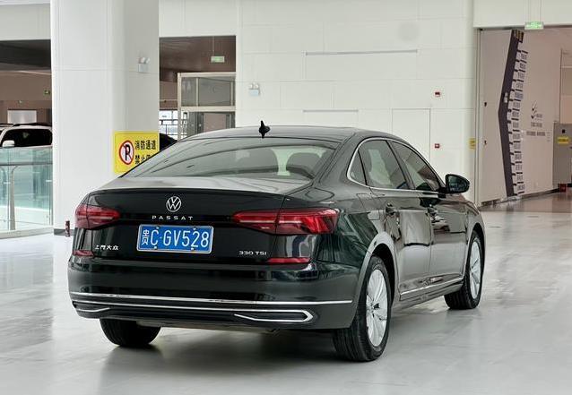21年帕萨特4万公里仅10.58万，家用省油神车，值不值？