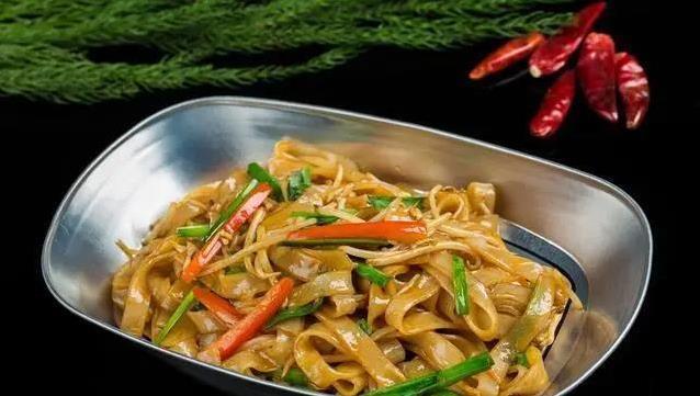 广州街头一碗粉，百年传承成国宝，你吃过正宗沙河粉吗？