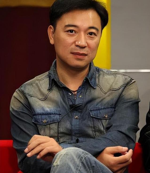 58岁老戏骨辞职追梦,两个小儿子成动力,他却不敢停下来