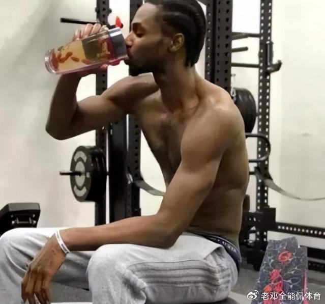 NBA這5張P圖真能以假亂真,，杜蘭特有麒麟臂 科比6塊腹肌 球迷難辨真假