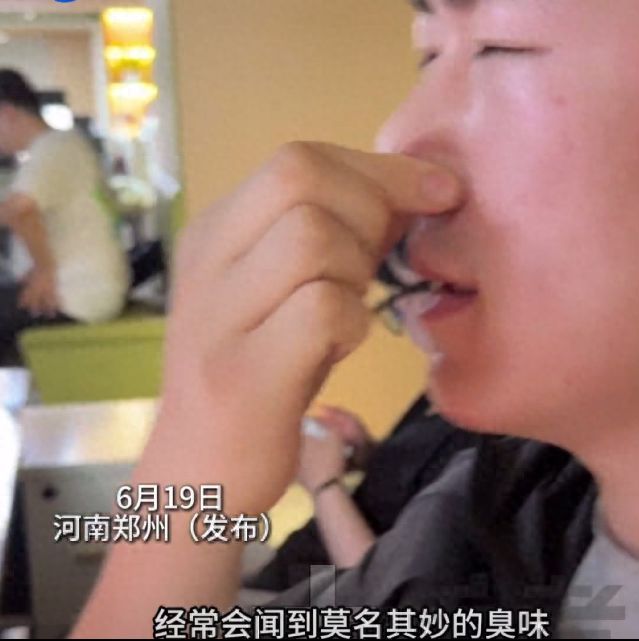 男子聞啥都有臭味是鼻子發(fā)霉,！