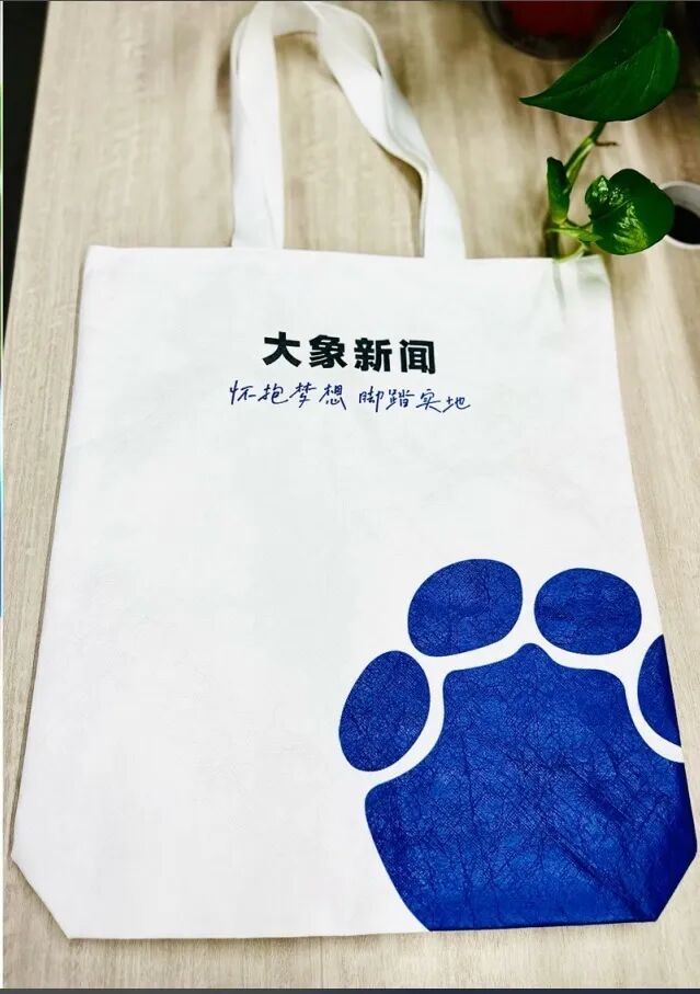初中女生卫生巾互助藏着最纯粹善意 温暖校园角落