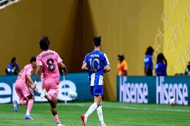 足坛同夜五佳球:卡塔尔联赛惊艳任意球绝杀葡超妖锋神级一条龙破门 梅西任意球震撼全场