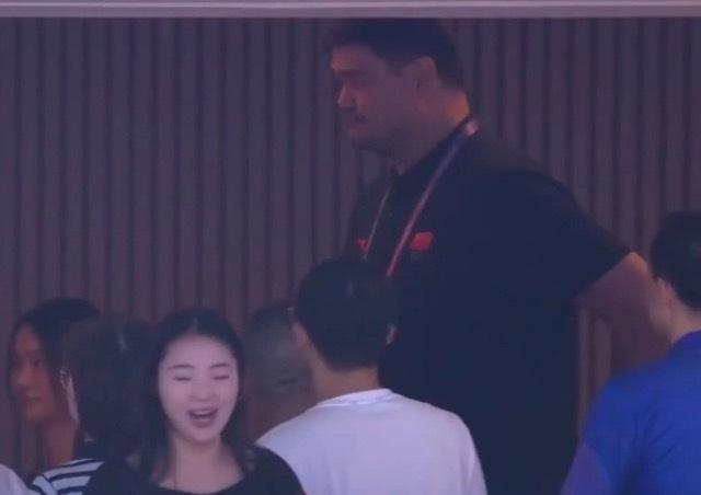 姚明与奥尼尔的“姚鲨相遇”