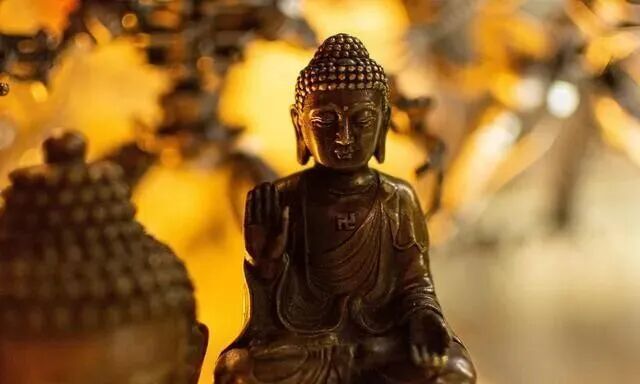 切记，学佛不要学成“孤家寡人”！