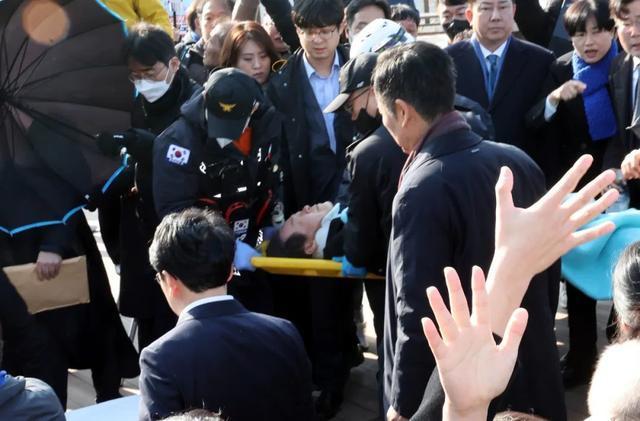 大V：李在明民调领跑下藏三大危机 尹锡悦未退政坛