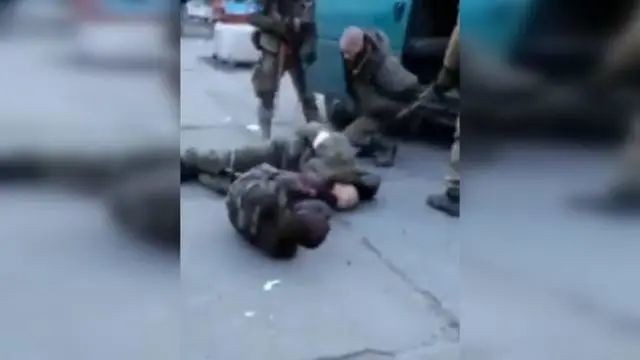 俄媒发布乌军近距离射杀俄军战俘视频