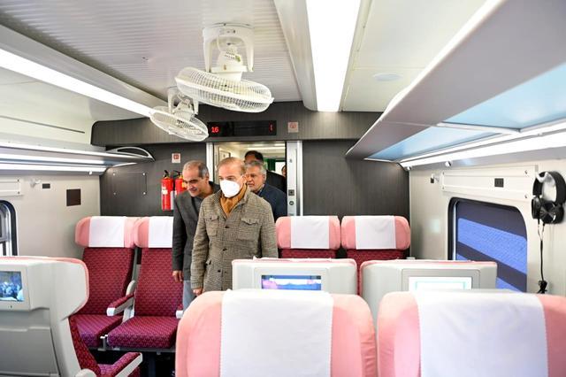 巴基斯坦自华进口铁路客车投入运营 巴铁道部长感谢中方帮助